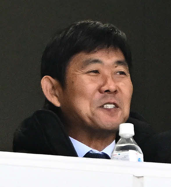 神戸対川崎F　視察する森保日本代表監督（撮影・滝沢徹郎）