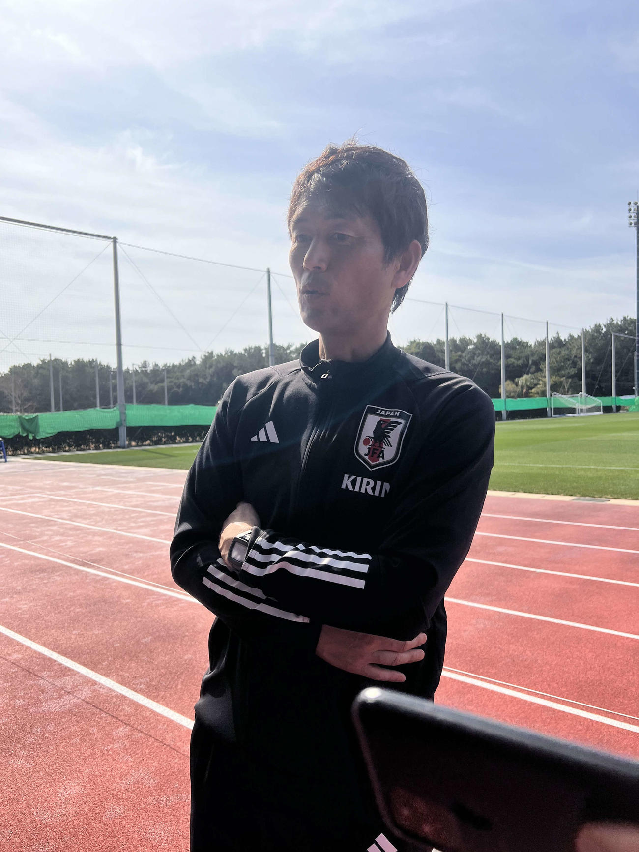 パリ五輪アジア最終予選の北朝鮮戦に向け取材に応じる女子日本代表池田太監督（撮影・佐藤成）