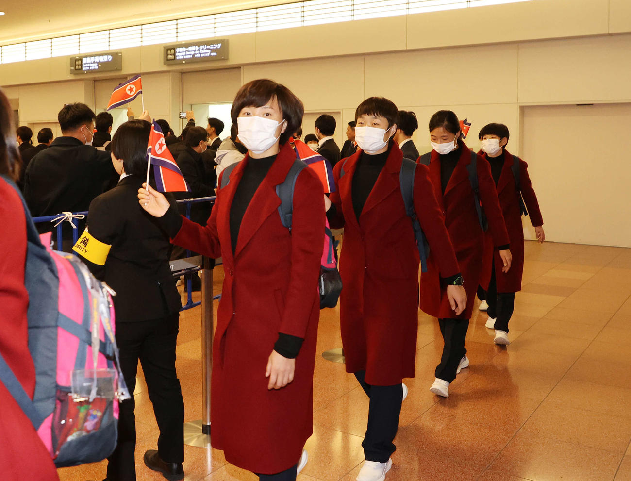 来日するサッカー女子北朝鮮代表の選手たち（撮影・鈴木正人）