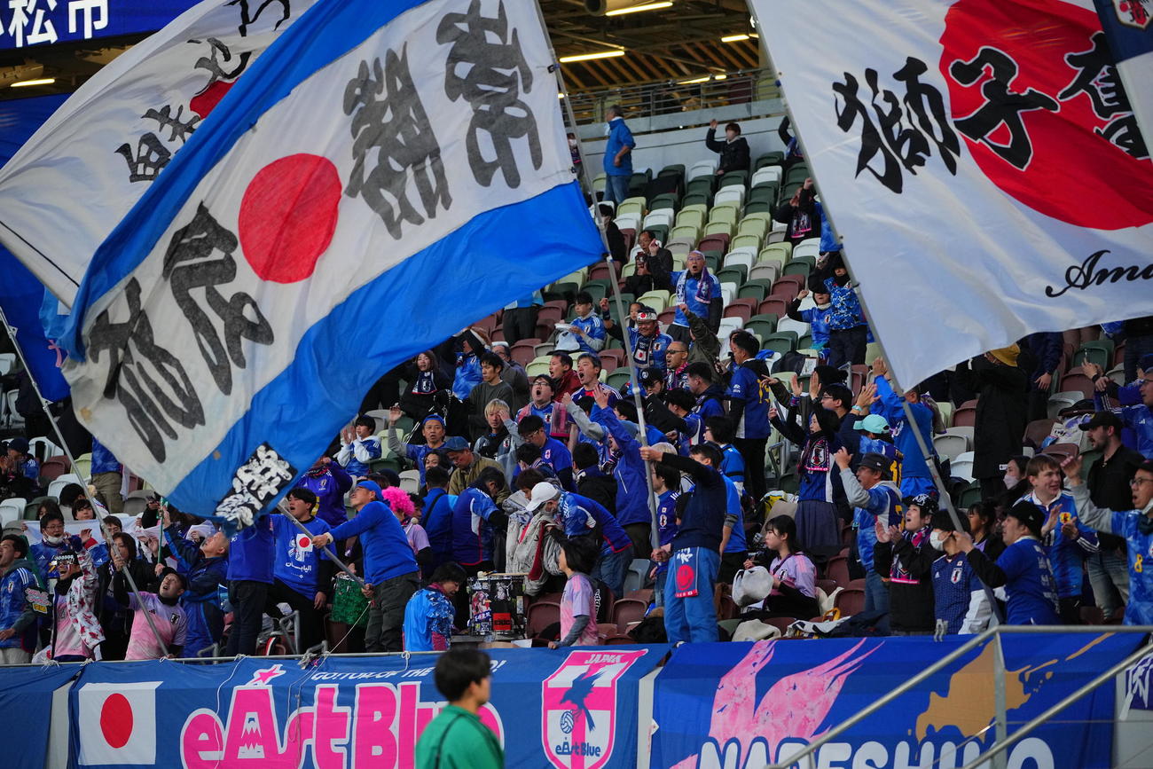 日本対北朝鮮　試合前、盛り上がる日本サポーター（撮影・垰建太）