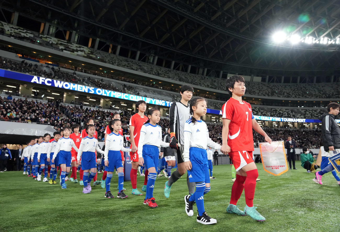 日本対北朝鮮　入場する北朝鮮の選手たち（撮影・たえ見朱実）