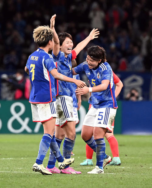 日本対北朝鮮　パリ五輪の出場を決め喜ぶ熊谷（撮影・たえ見朱実）