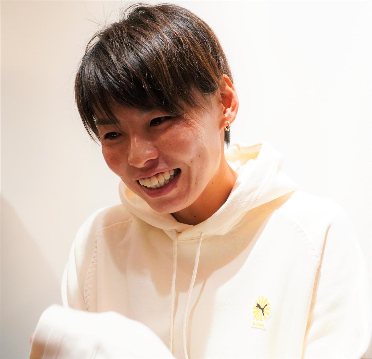 パリ五輪アジア最終予選北朝鮮戦から一夜明けて取材に応じたサッカー女子日本代表DF熊谷紗希主将（撮影・佐藤成）