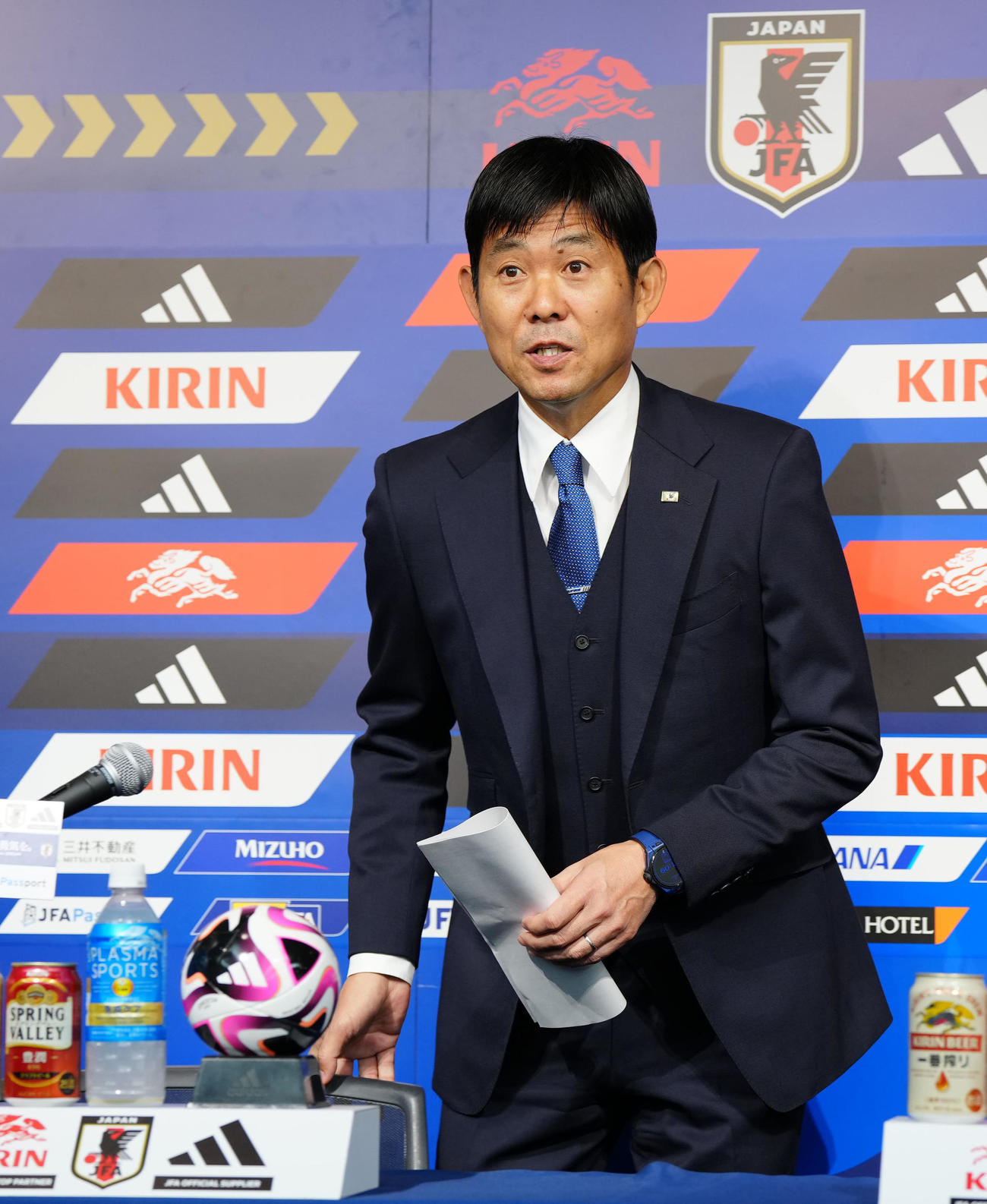 サッカー日本代表メンバー発表記者会見に臨む森保監督（撮影・江口和貴）