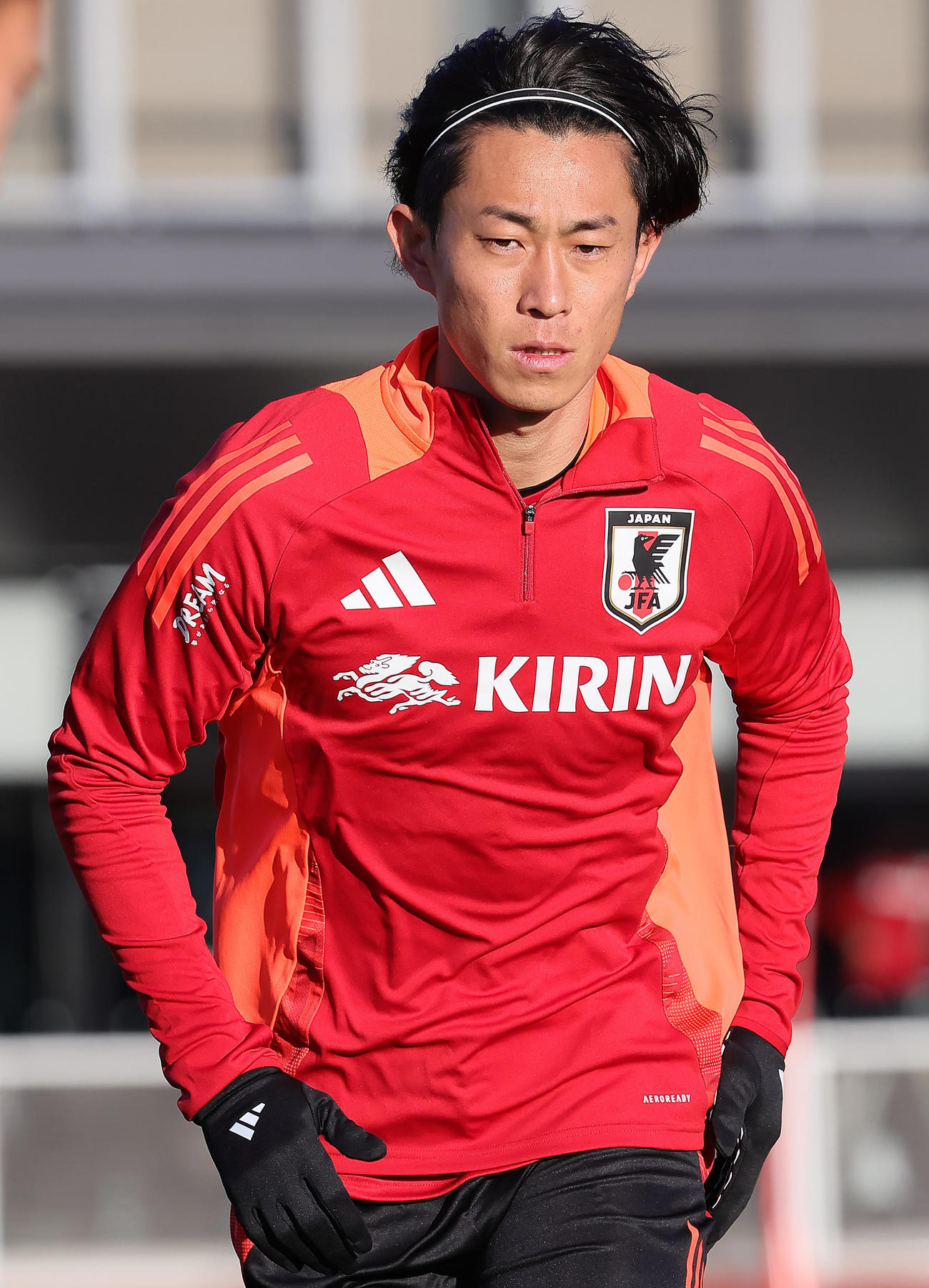 練習に臨む毎熊（撮影・足立雅史）