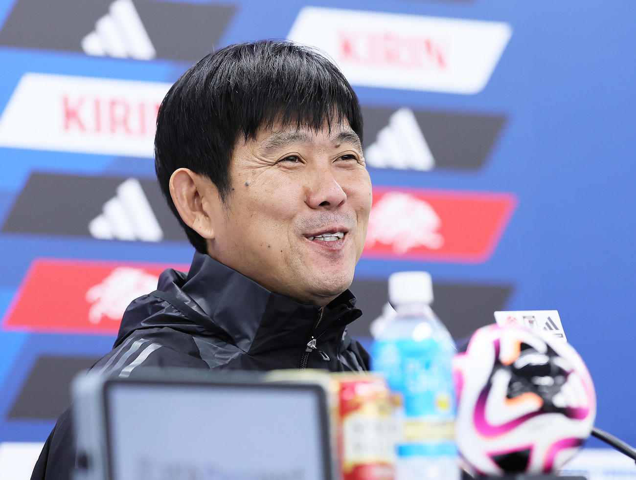前日会見で穏やかな表情を見せる森保監督（撮影・足立雅史）