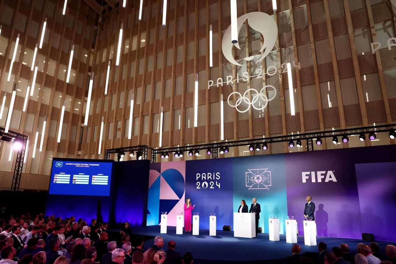 パリで行われた五輪サッカー組み合わせ抽選会（ロイター）