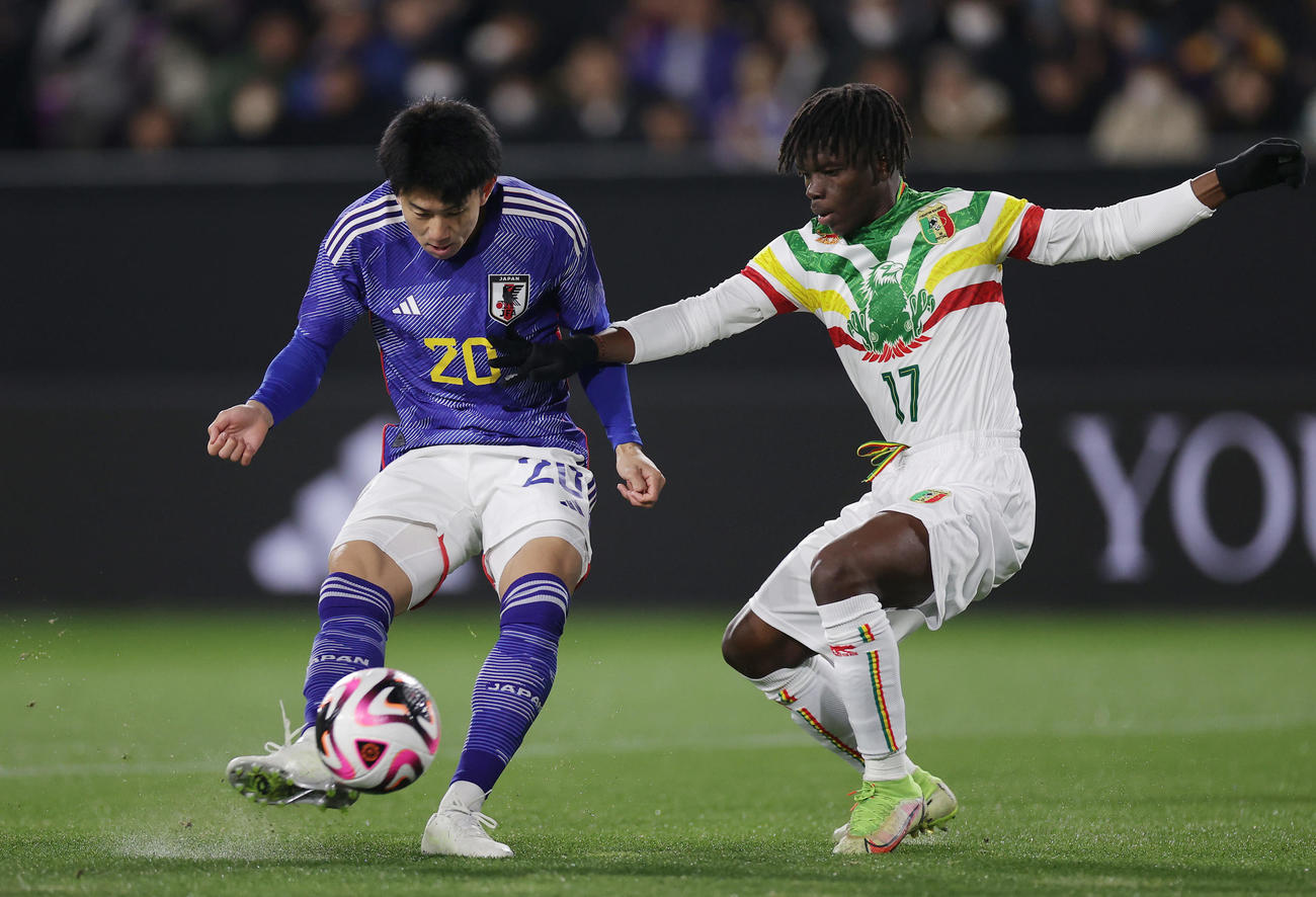 U－23日本対U－23マリ　前半、先制ゴールを決める平河（撮影・前田充）