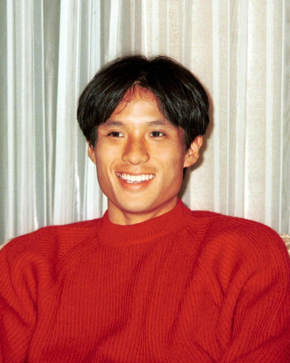 Jユース時代インタビュー受けるG大阪・宮本恒靖（1996年12月撮影）