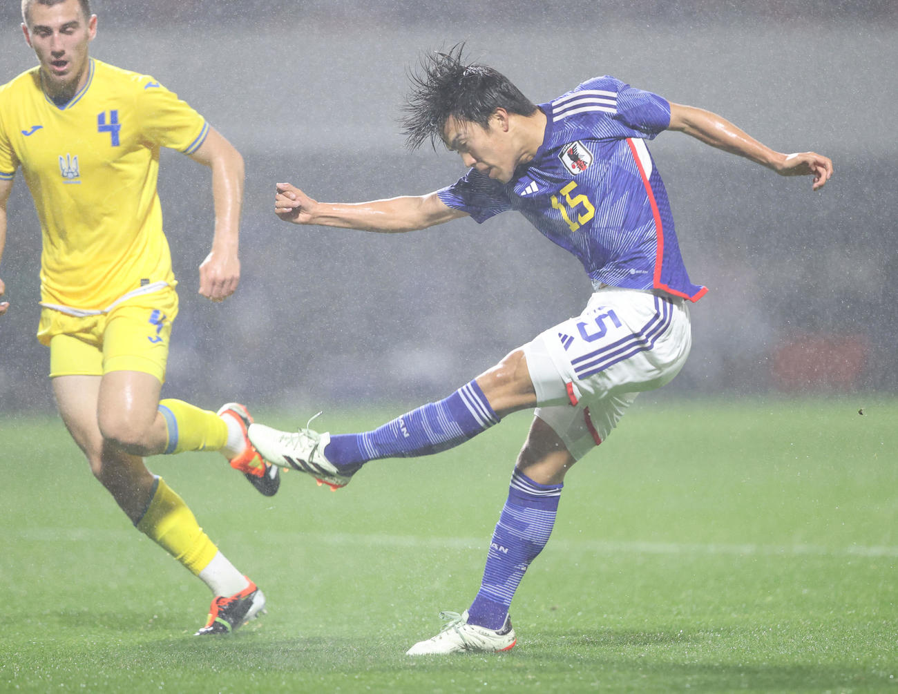U23日本対U23ウクライナ　後半、チーム2点目のゴールを決めたU23日本田中（撮影・梅根麻紀）