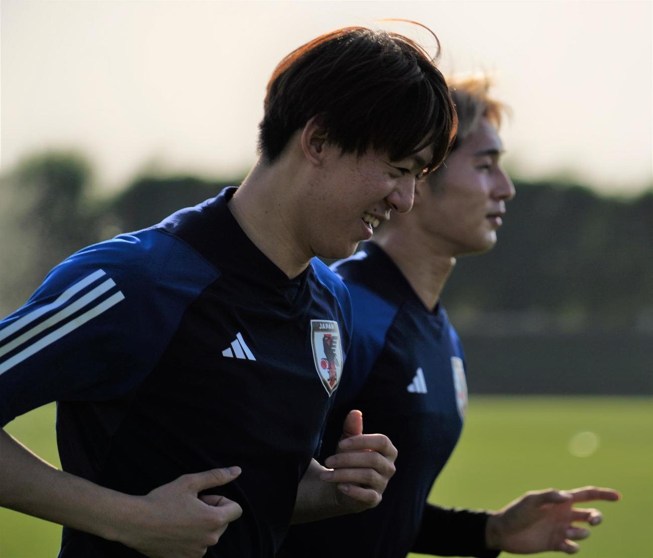17日、調整するU－23日本代表山本（撮影・佐藤成）