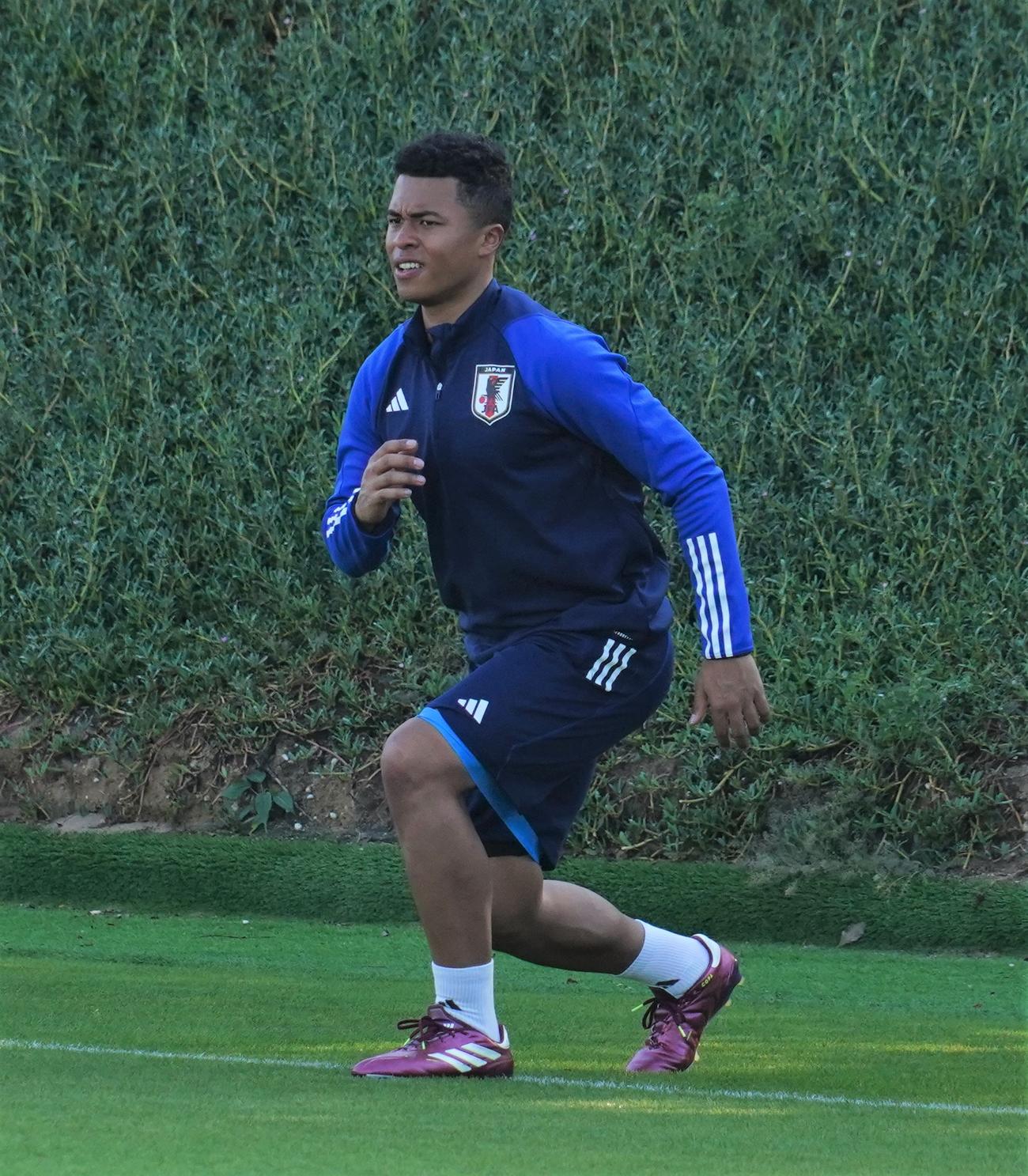 U－23アジア杯カタール大会の1次リーグ第2戦のU－23UAE代表戦に向けて調整するU－23日本代表MF藤田譲瑠チマ主将（撮影・佐藤成）