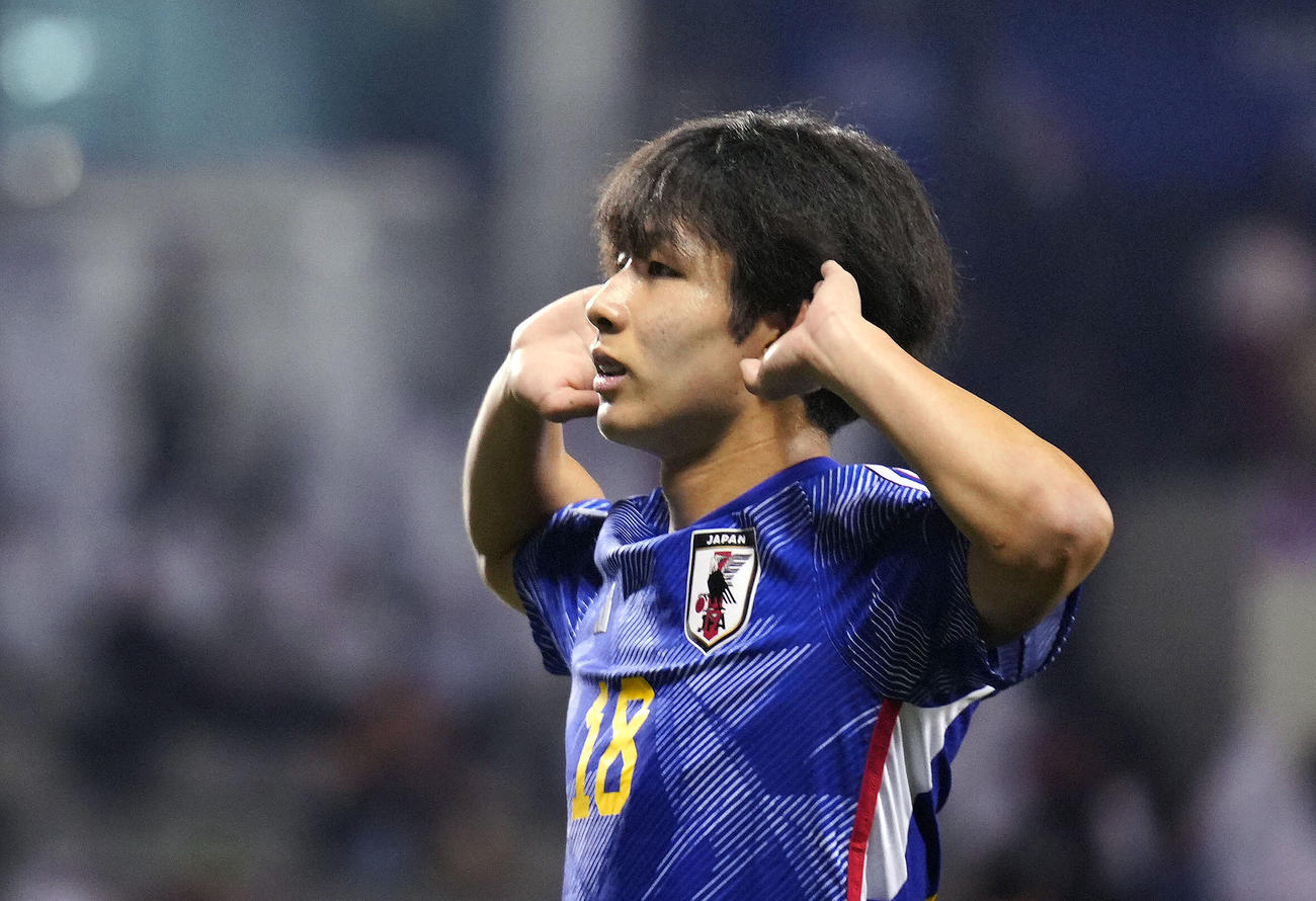 延長後半、チーム4点目のゴールを決め、ポーズをとる内野航太郎（共同）