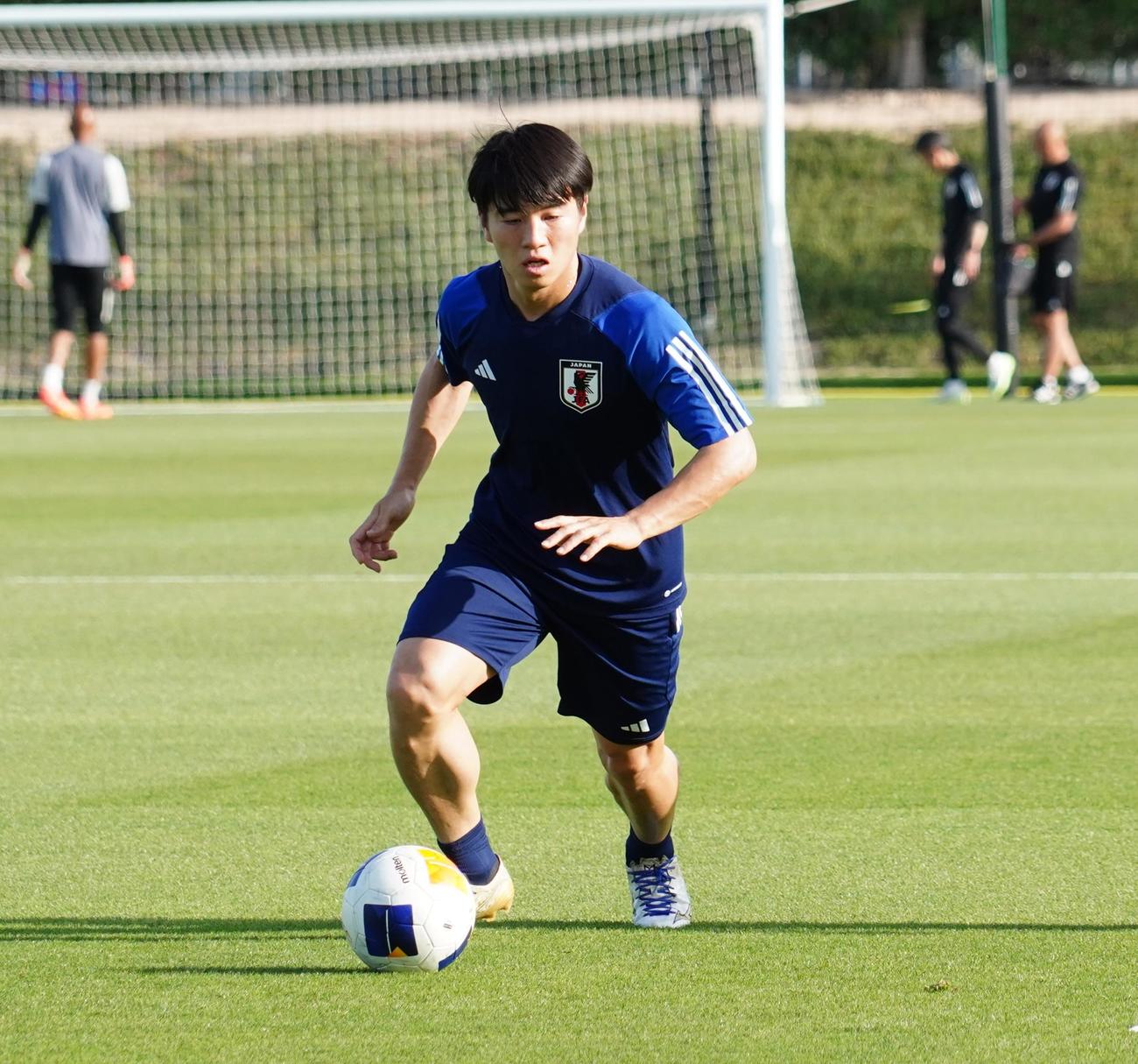 22日、調整する川崎