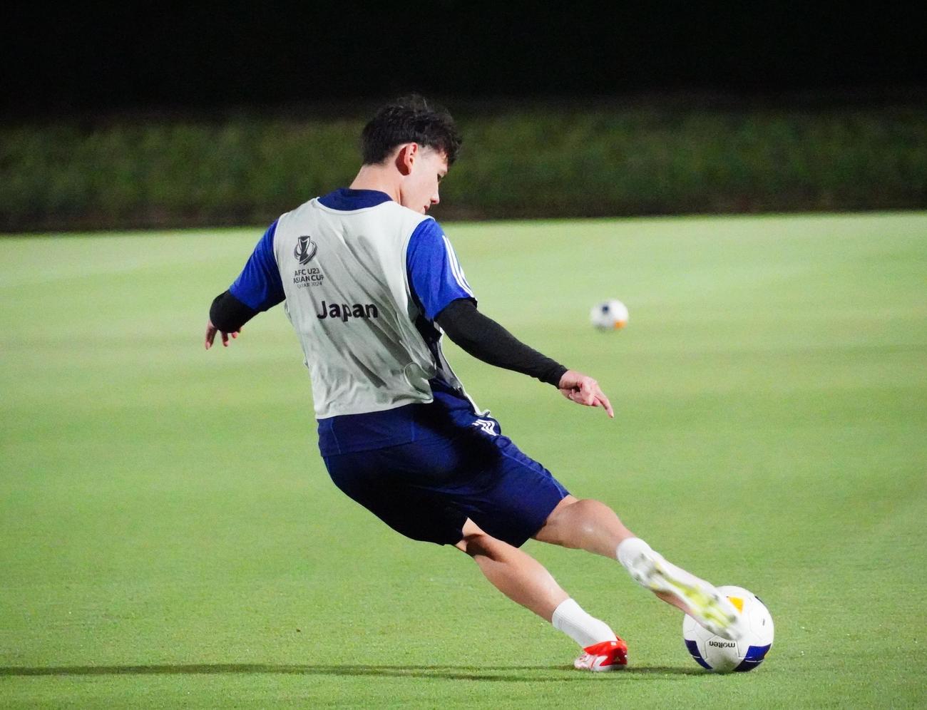 U－23アジア杯カタール大会決勝ウズベキスタン戦に向けて調整するU－23日本代表MF佐藤恵允（撮影・佐藤成）