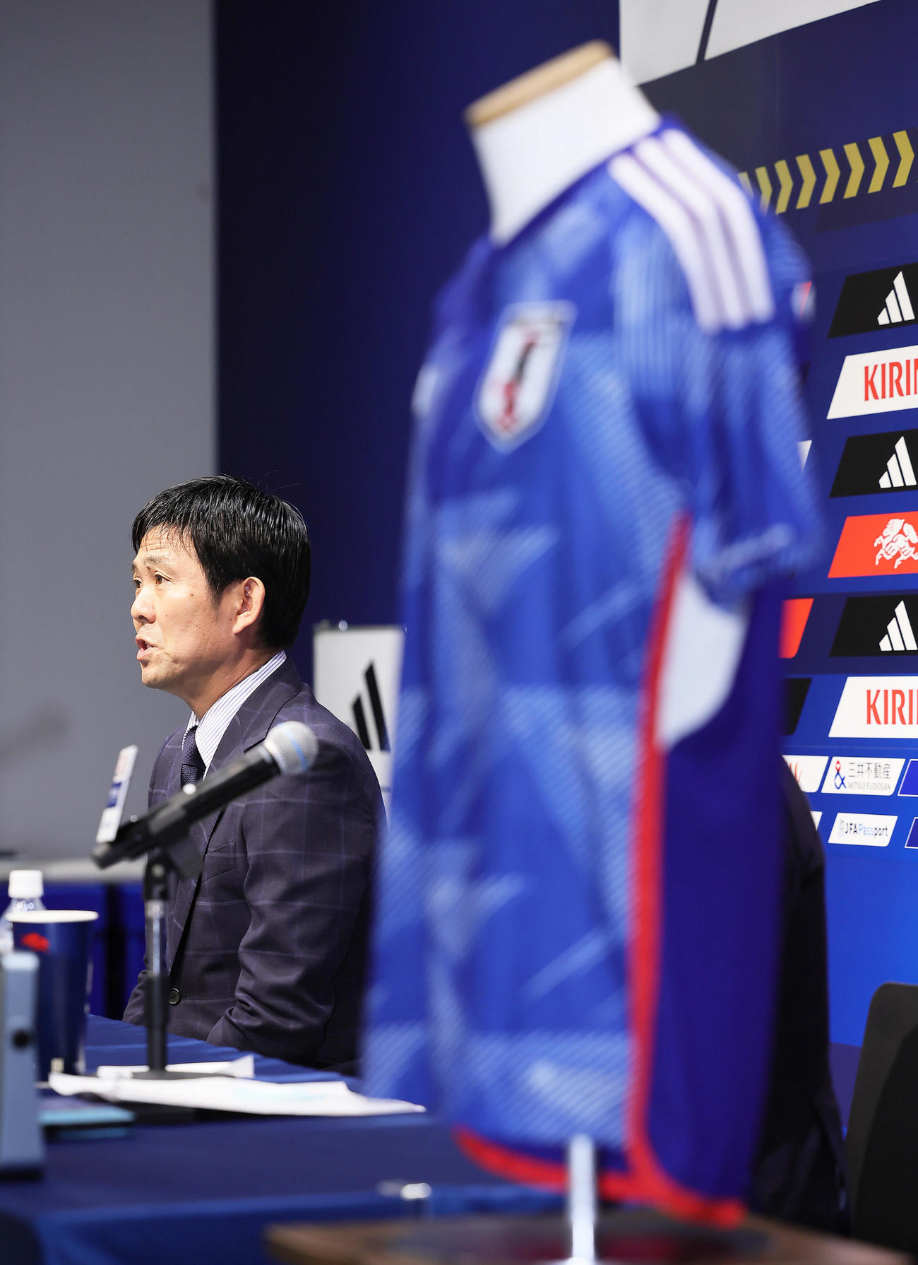 日本代表メンバー発表会見に臨む森保監督（撮影・足立雅史）