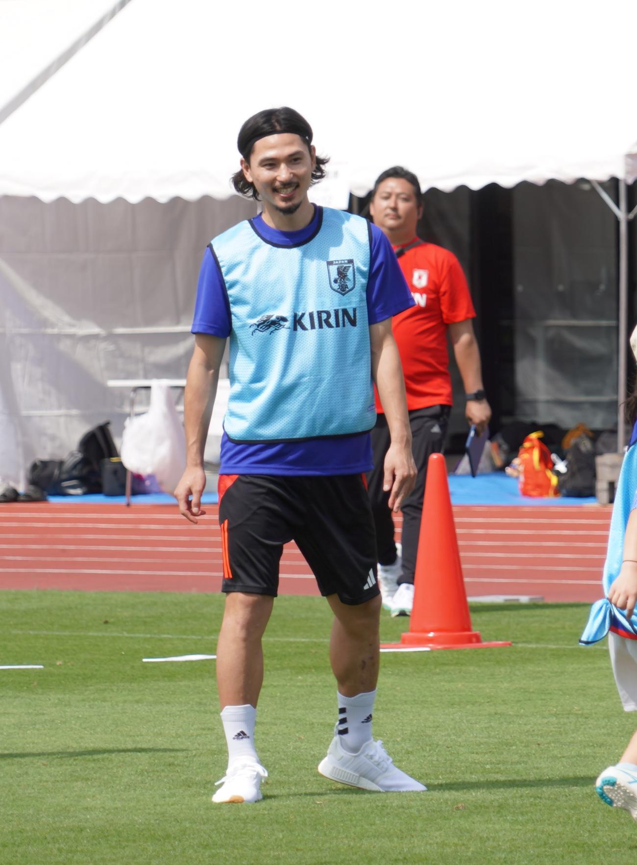 ウオーキングサッカーイベントに出席した日本代表MF南野拓実（撮影・佐藤成）