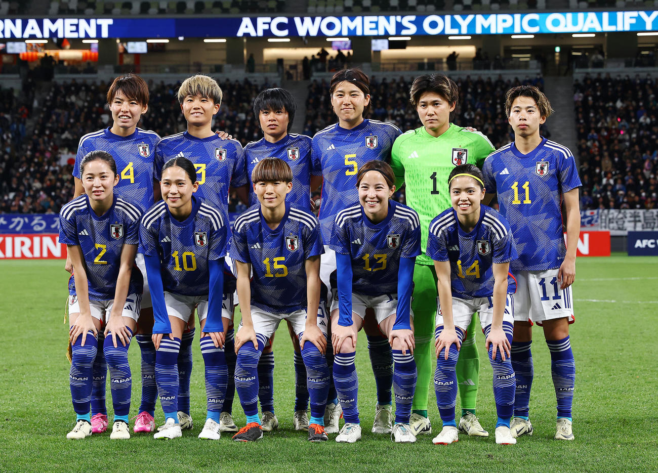 集合写真に納まるなでしこジャパンの選手たち（2024年2月28日撮影）