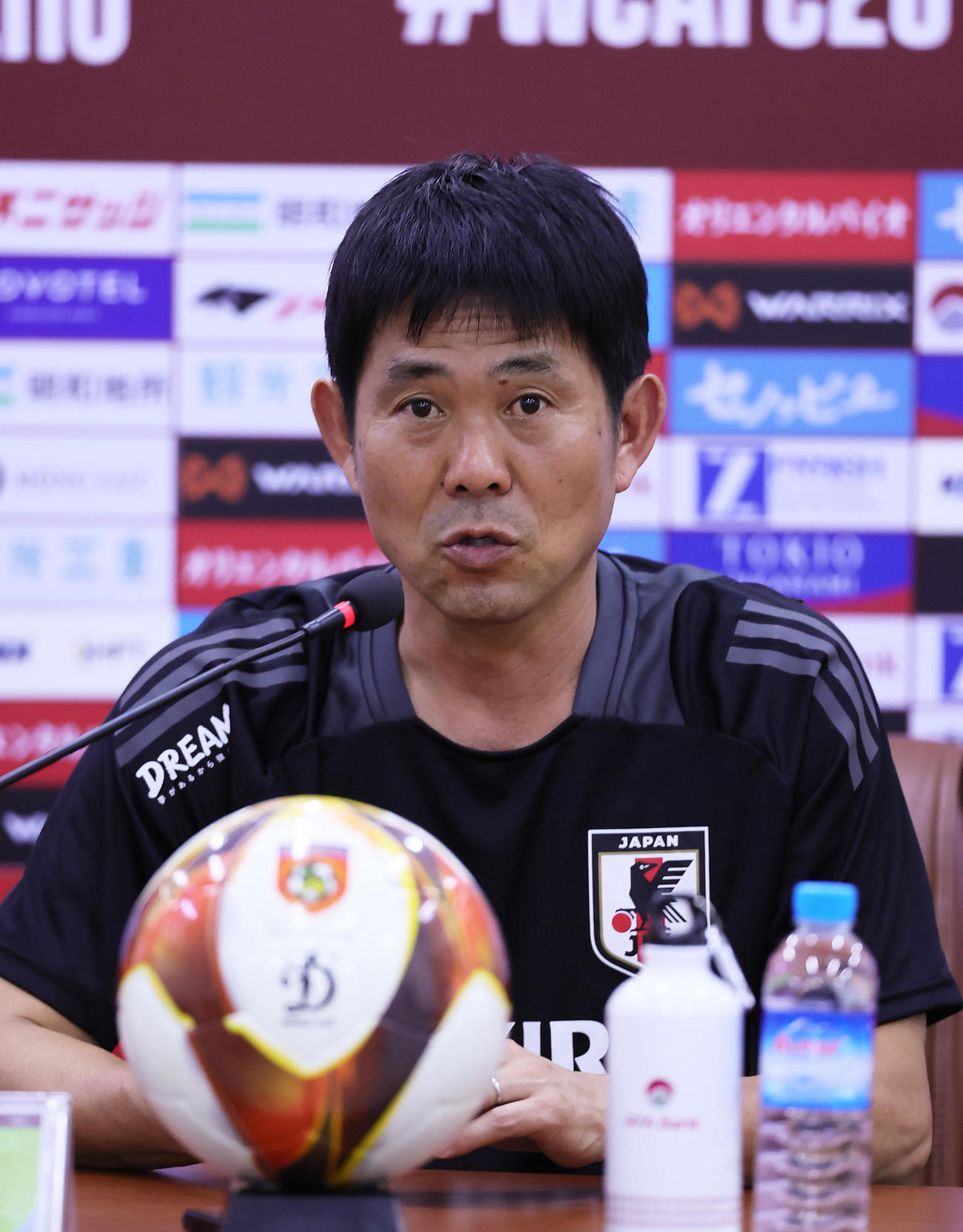 ミャンマー戦前日の公式会見に臨む森保監督（撮影・足立雅史）