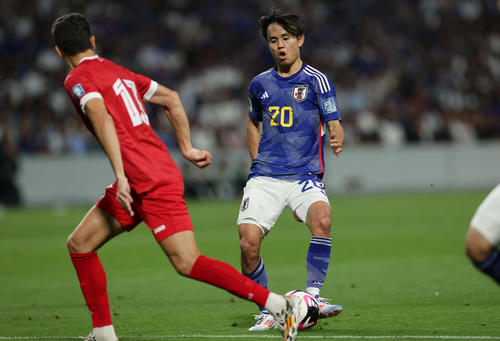日本対シリア　前半、久保がパスを出したボールが相手選手に当たりオウンゴールとなる（撮影・前田充）