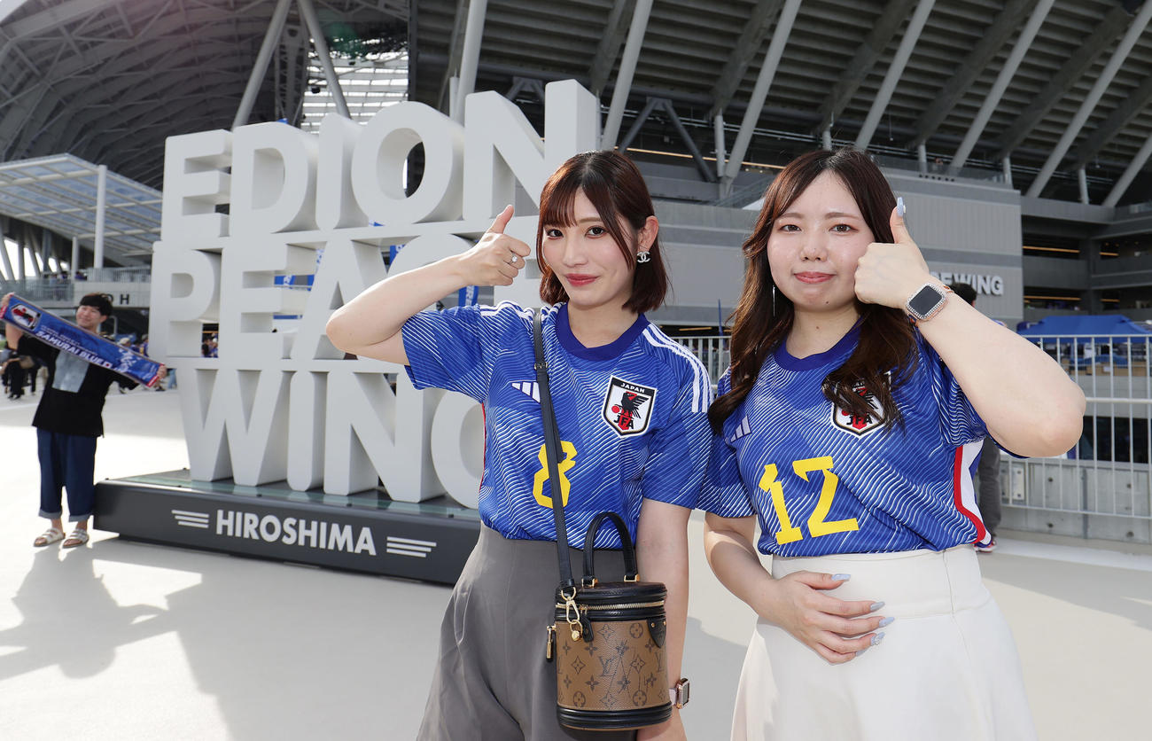 日本対シリア　試合前から盛り上がるサポーター（撮影・前田充）