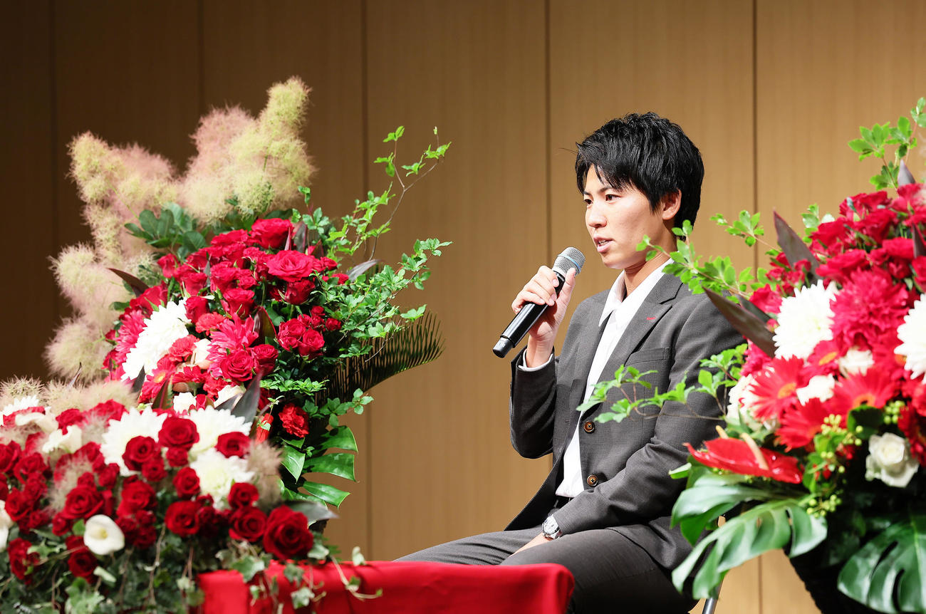 なでしこジャパンパリ五輪メンバーに選出され、会見に臨む三菱重工浦和清家（撮影・足立雅史）