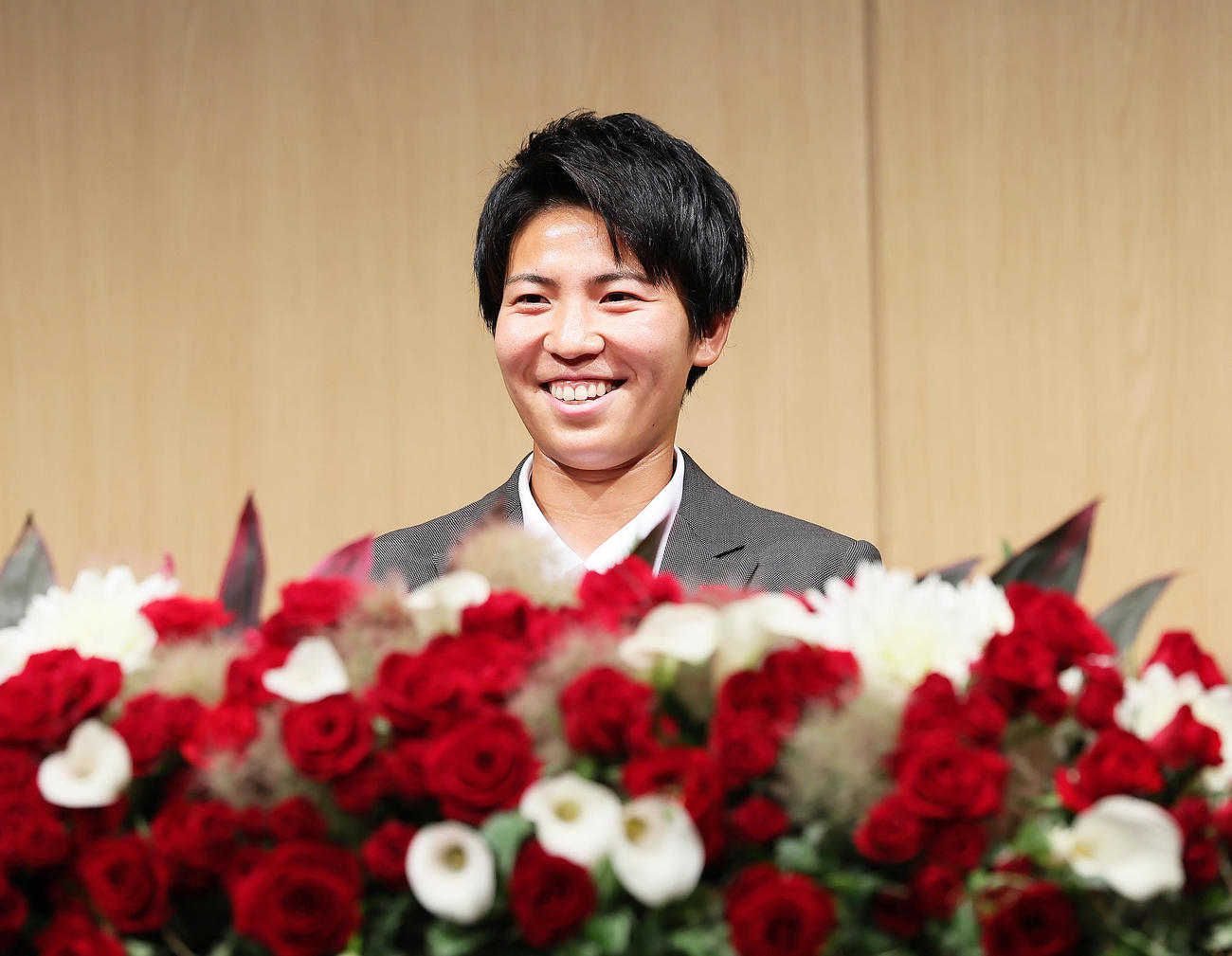 なでしこジャパンパリ五輪メンバーに選出され、会見で笑顔を見せる三菱重工浦和清家（撮影・足立雅史）