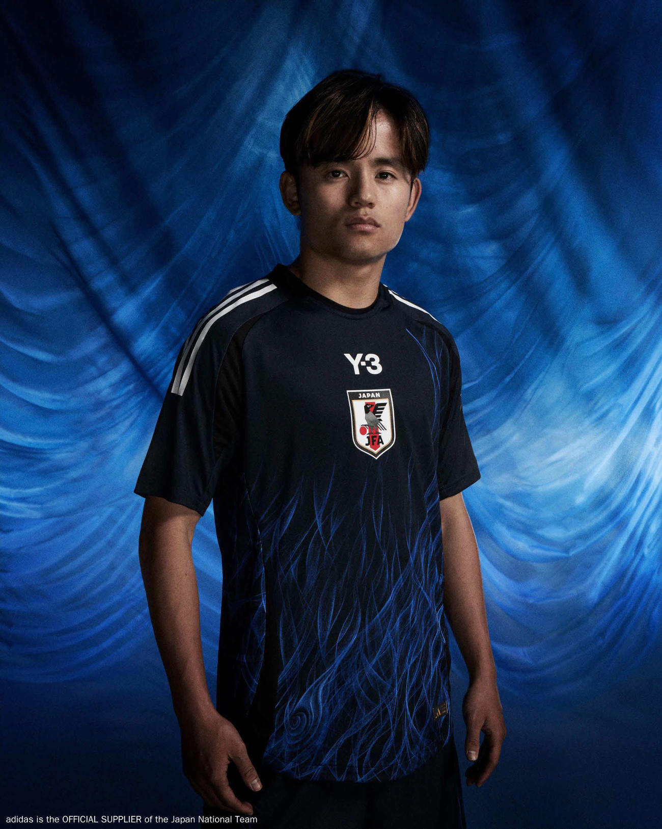 日本代表の新ユニホームを着用する久保建英（（C）adidas is the official supplier of the Japan National Team）