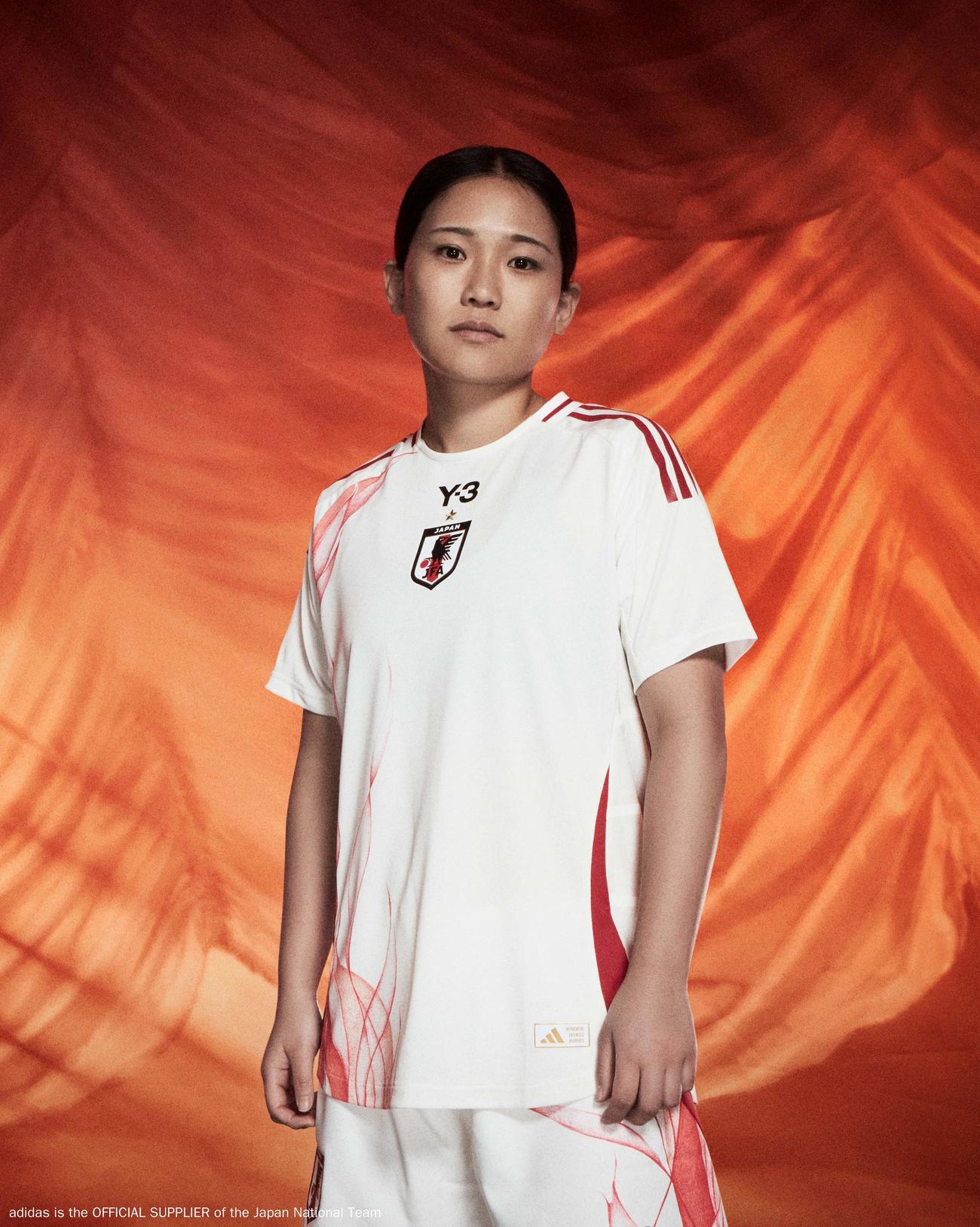 日本代表の新ユニホームを着用する長野風花（（C）adidas is the official supplier of the Japan National Team）