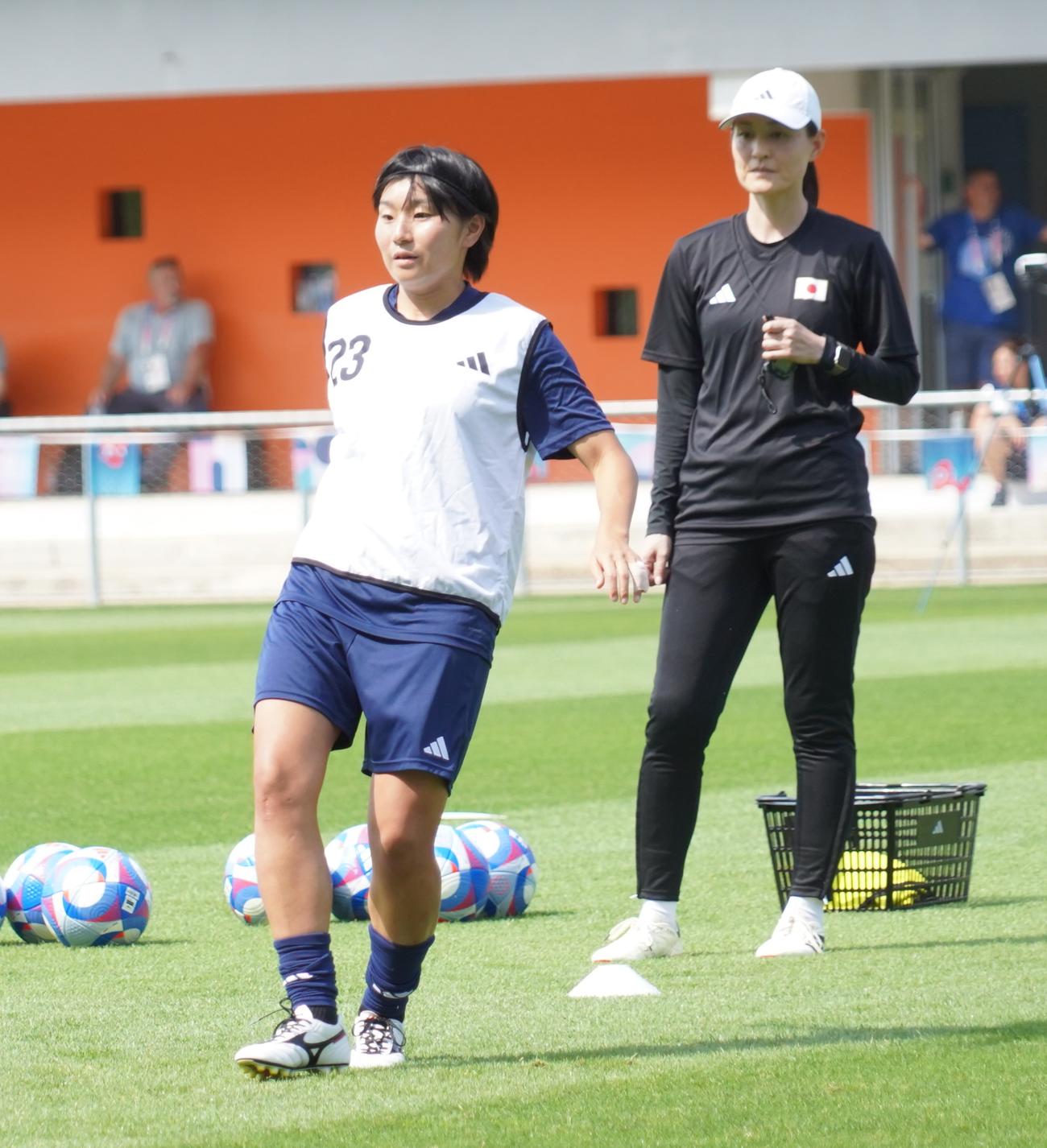 1次リーグ第3戦ナイジェリア戦に向けて調整するパリ五輪女子サッカー日本代表なでしこジャパンFW千葉玲海菜（2024年7月29日撮影）