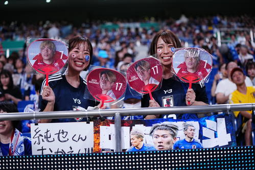 日本対中国　試合開始を待つ日本サポーター（撮影・垰建太）