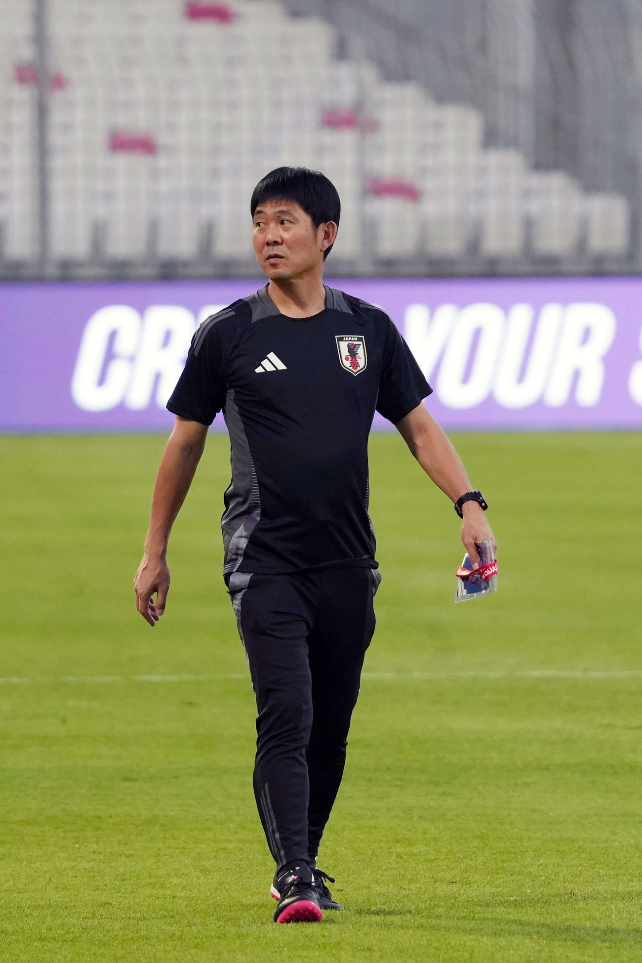 バーレーン戦の前日練習に臨む日本代表森保監督（撮影・パオロ　ヌッチ）