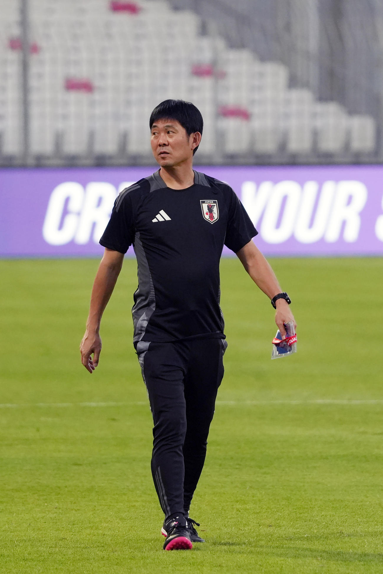 バーレーン戦の前日練習に臨む日本代表森保監督（撮影・パオロ　ヌッチ）