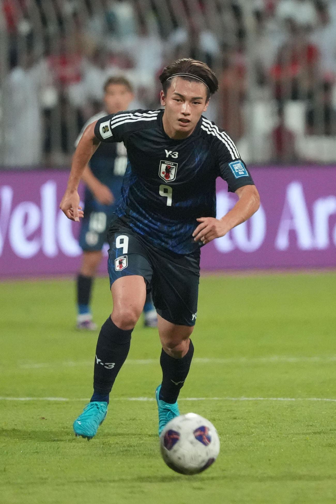 バーレーン対日本　ドリブルする上田（撮影・パオロ　ヌッチ）