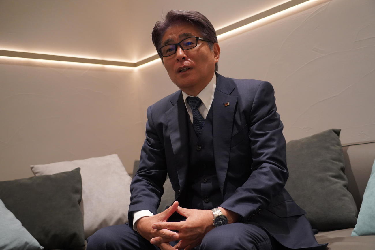パリ五輪サッカー男子の団長を務めた日本サッカー協会の山本ナショナルチームダイレクター（撮影・佐藤成）