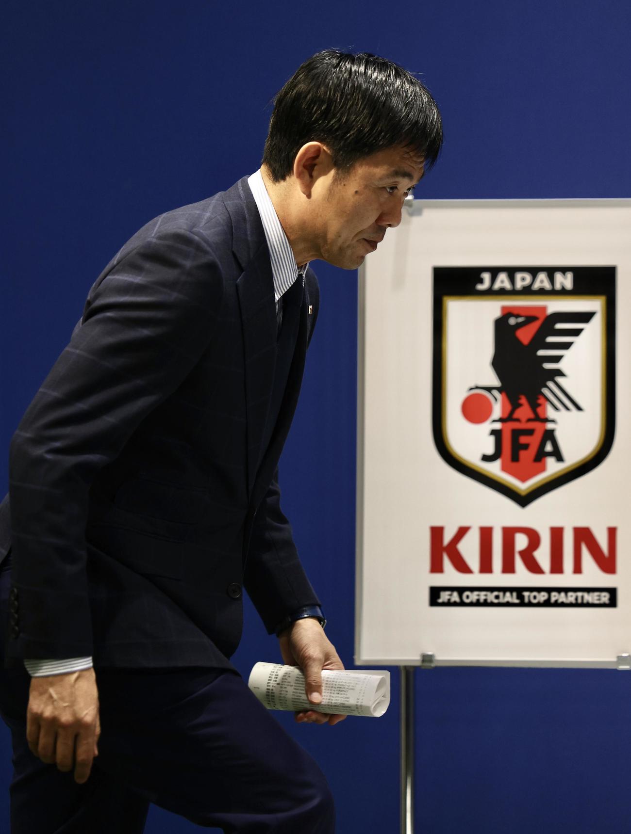 登壇するサッカー日本代表森保監督（撮影・河田真司）