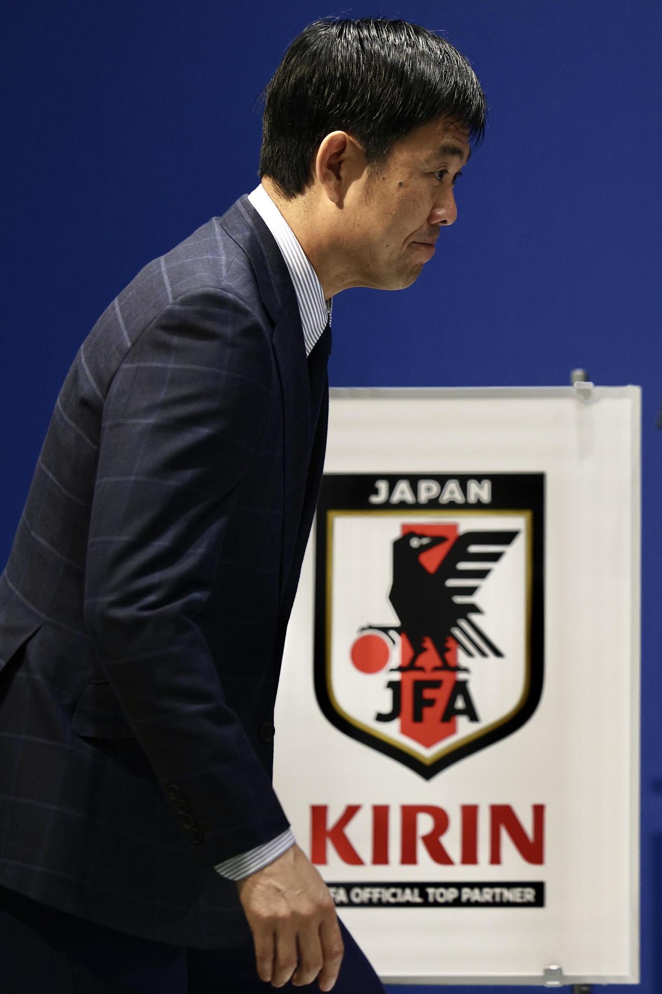登壇するサッカー日本代表森保監督（撮影・河田真司）