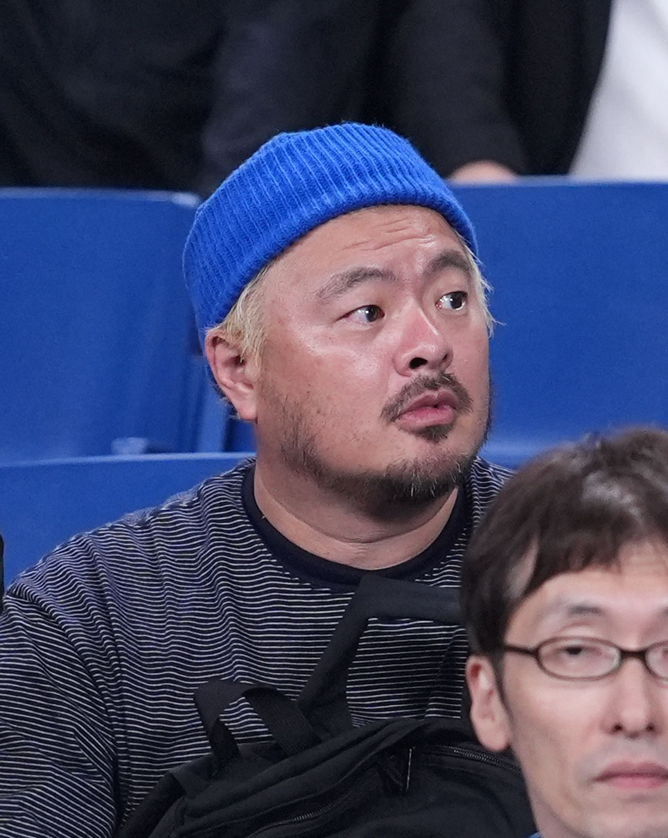 日本対オーストラリア　試合前、観戦する鳥羽シェフ（撮影・横山健太）