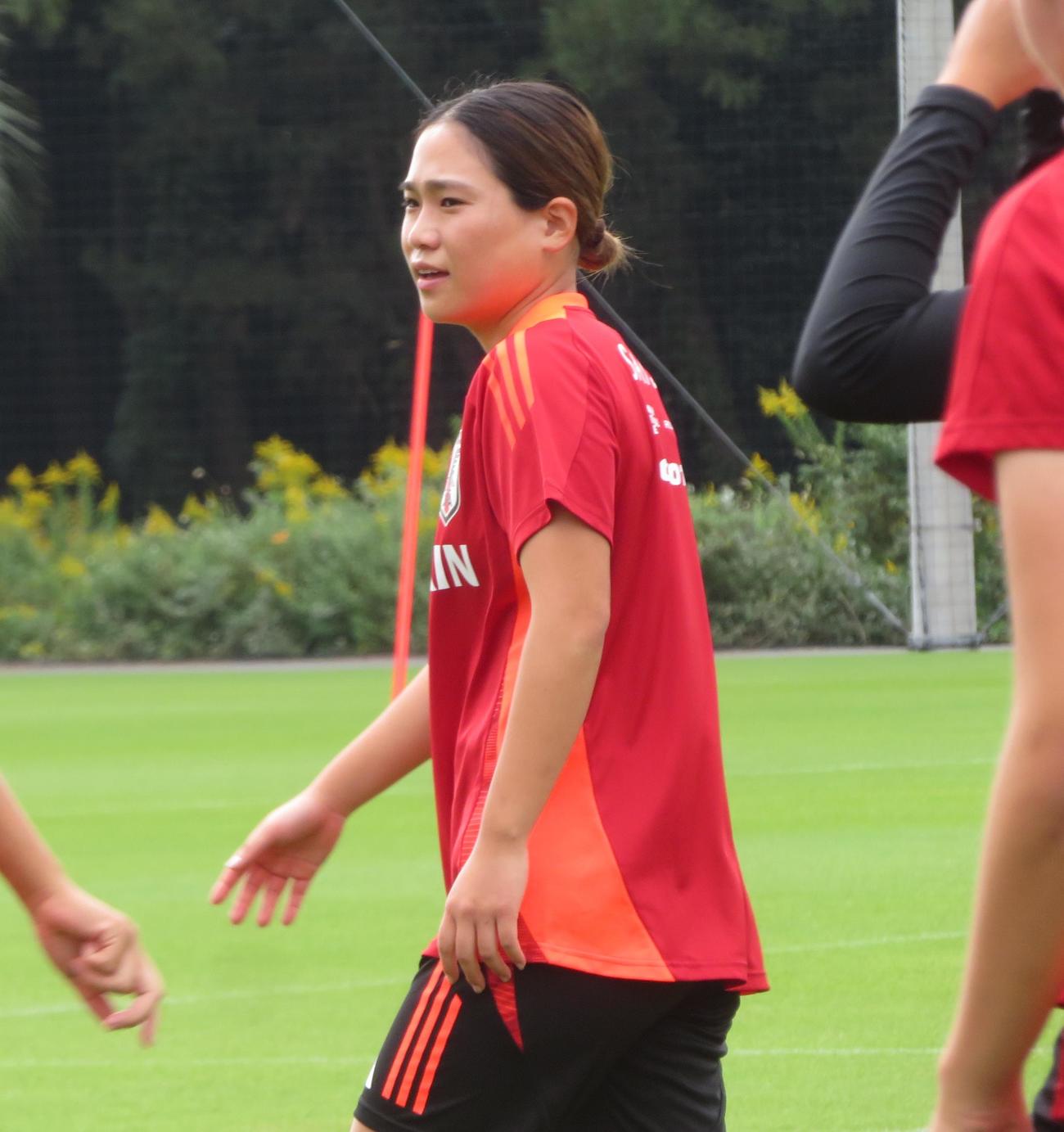 韓国戦に向けて活動する女子日本代表なでしこジャパンMF長野風花（撮影・佐藤成）