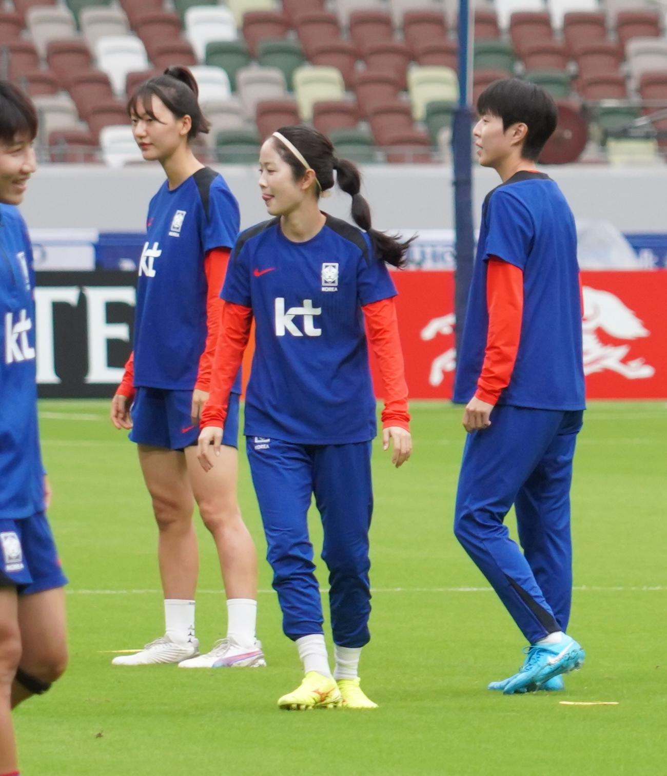 女子日本代表なでしこジャパンとの親善試合に向けて前日練習に臨む女子韓国代表MFイ・ミナ（撮影・佐藤成）