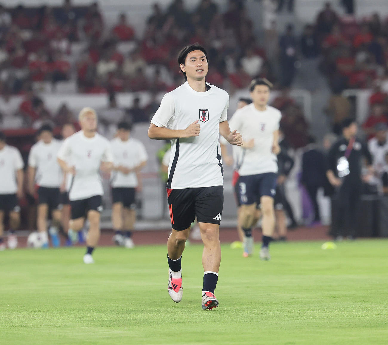 日本対インドネシア　試合前練習に臨む南野（撮影・足立雅史）