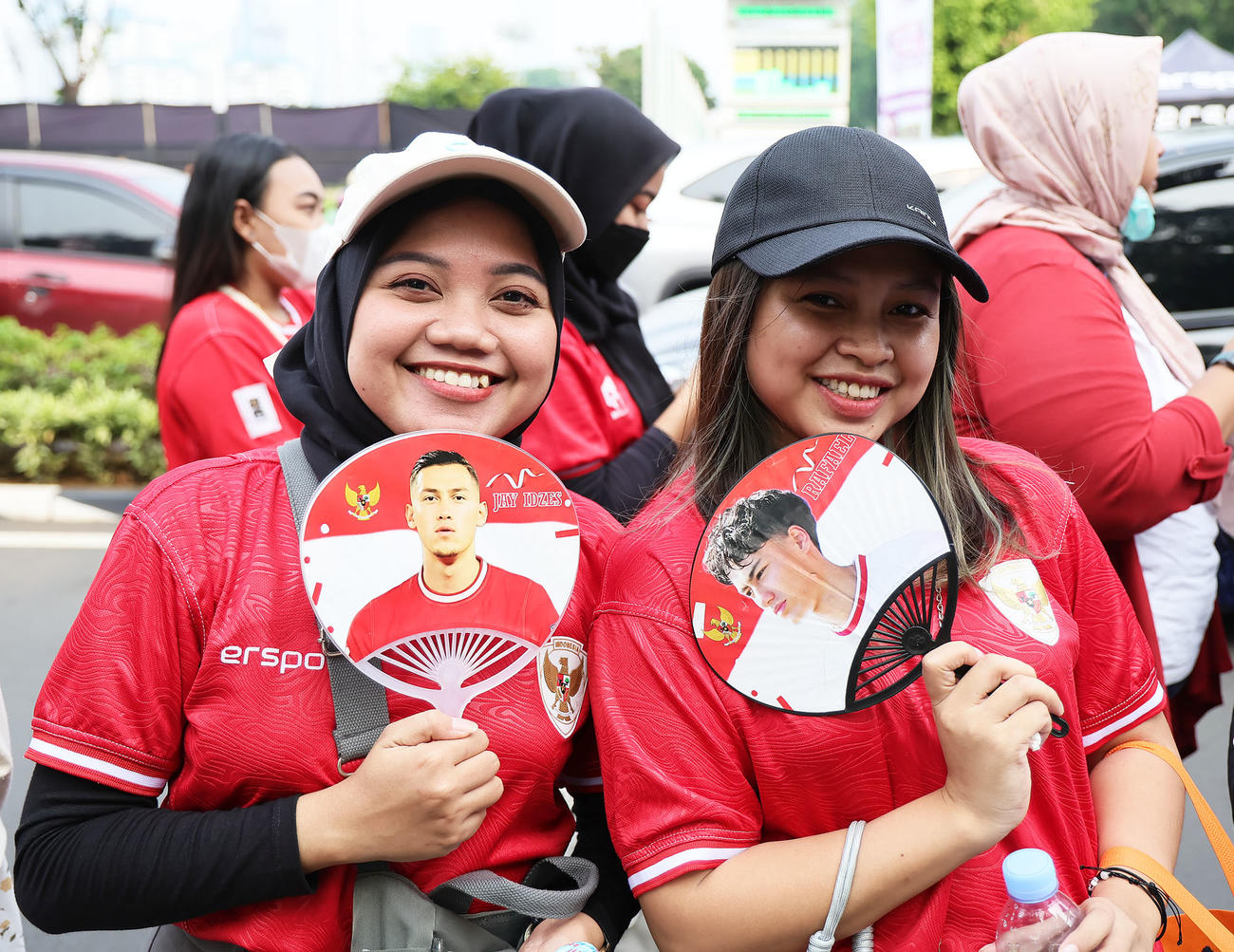 試合を前に盛り上がる、インドネシアサポーター（撮影・足立雅史）