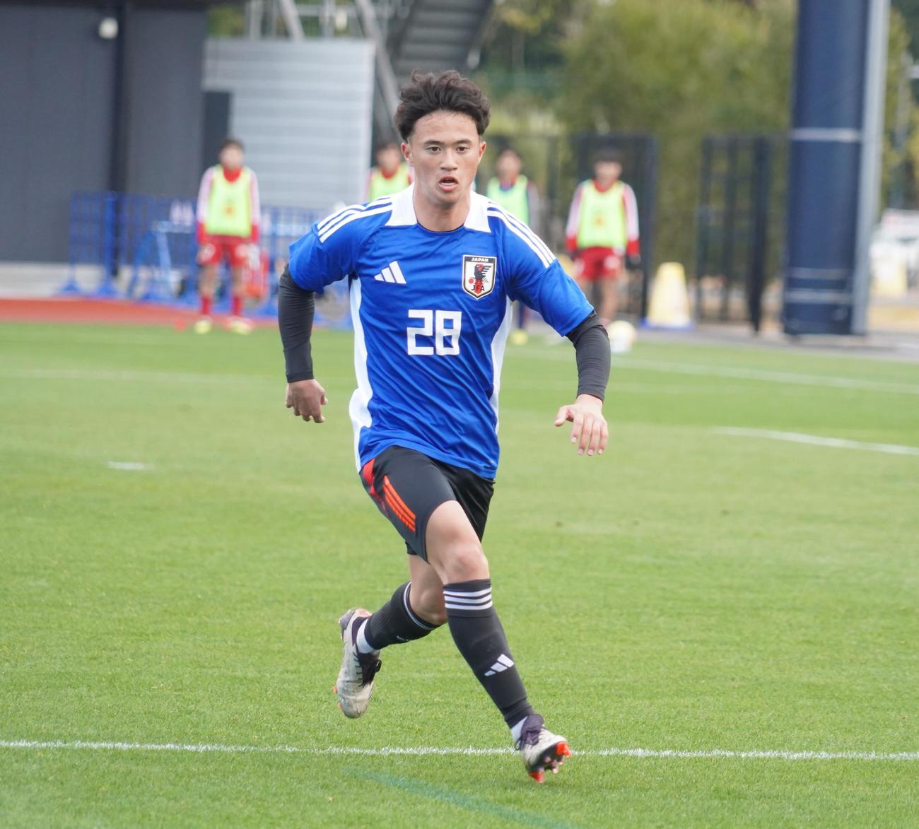 流通経大とのトレーニングマッチで得点を奪ったU－19日本代表FW高岡伶颯（撮影・佐藤成）