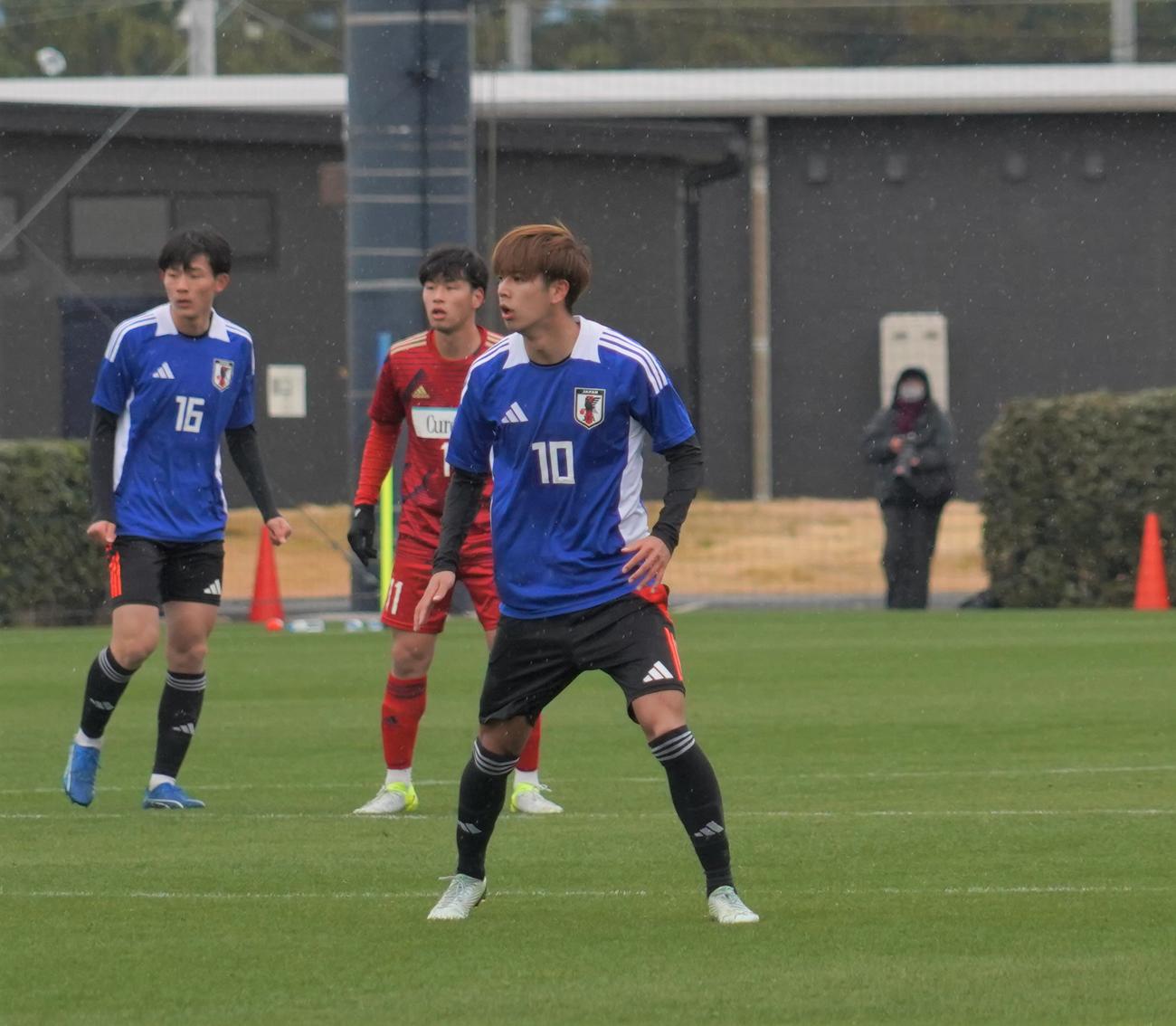 流通経大とのトレーニングマッチで得点を奪ったU－19日本代表MF大関友翔（撮影・佐藤成）