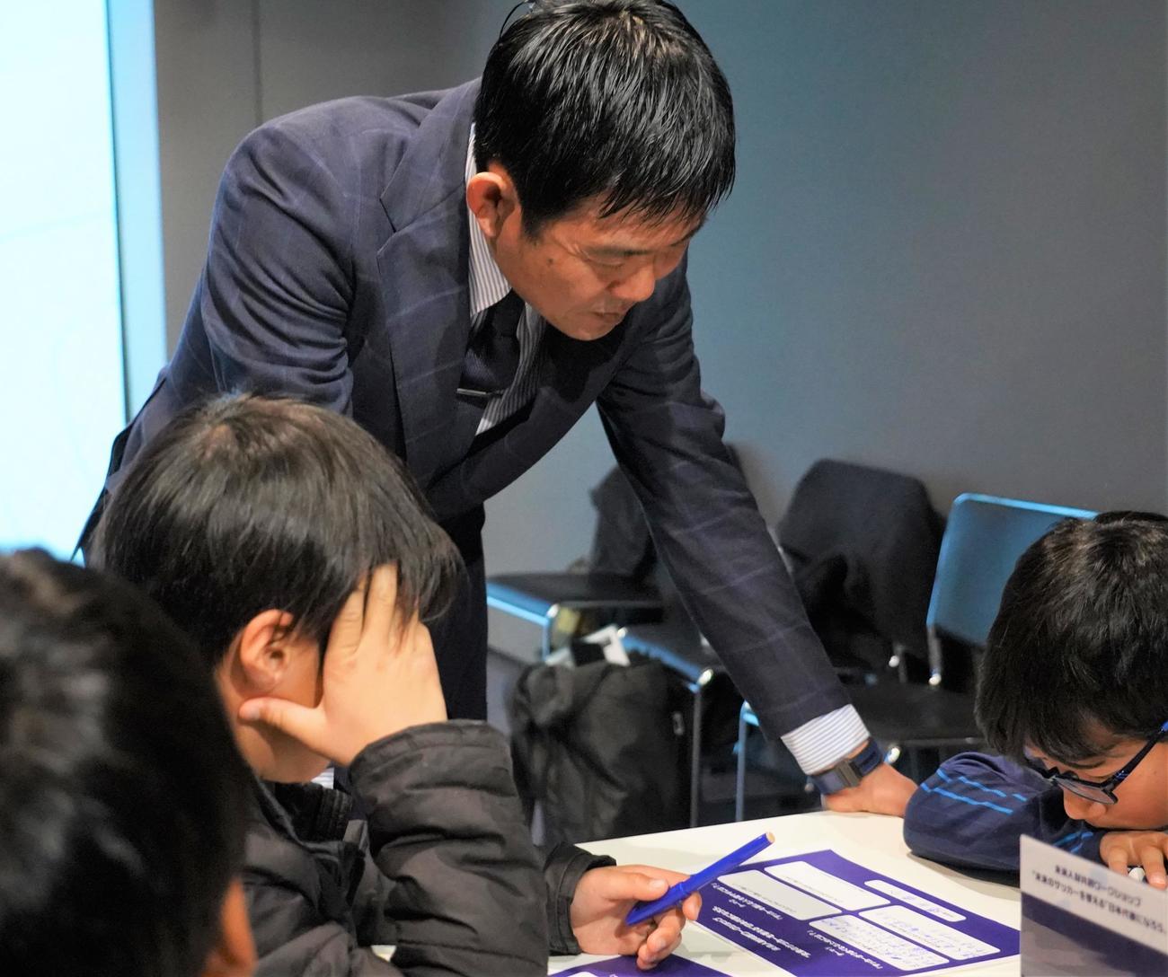 トークイベント「未来人材共創ワークショップ“未来のサッカーを考える日本代表”になろう」に出席した日本代表の森保一監督（撮影・佐藤成）