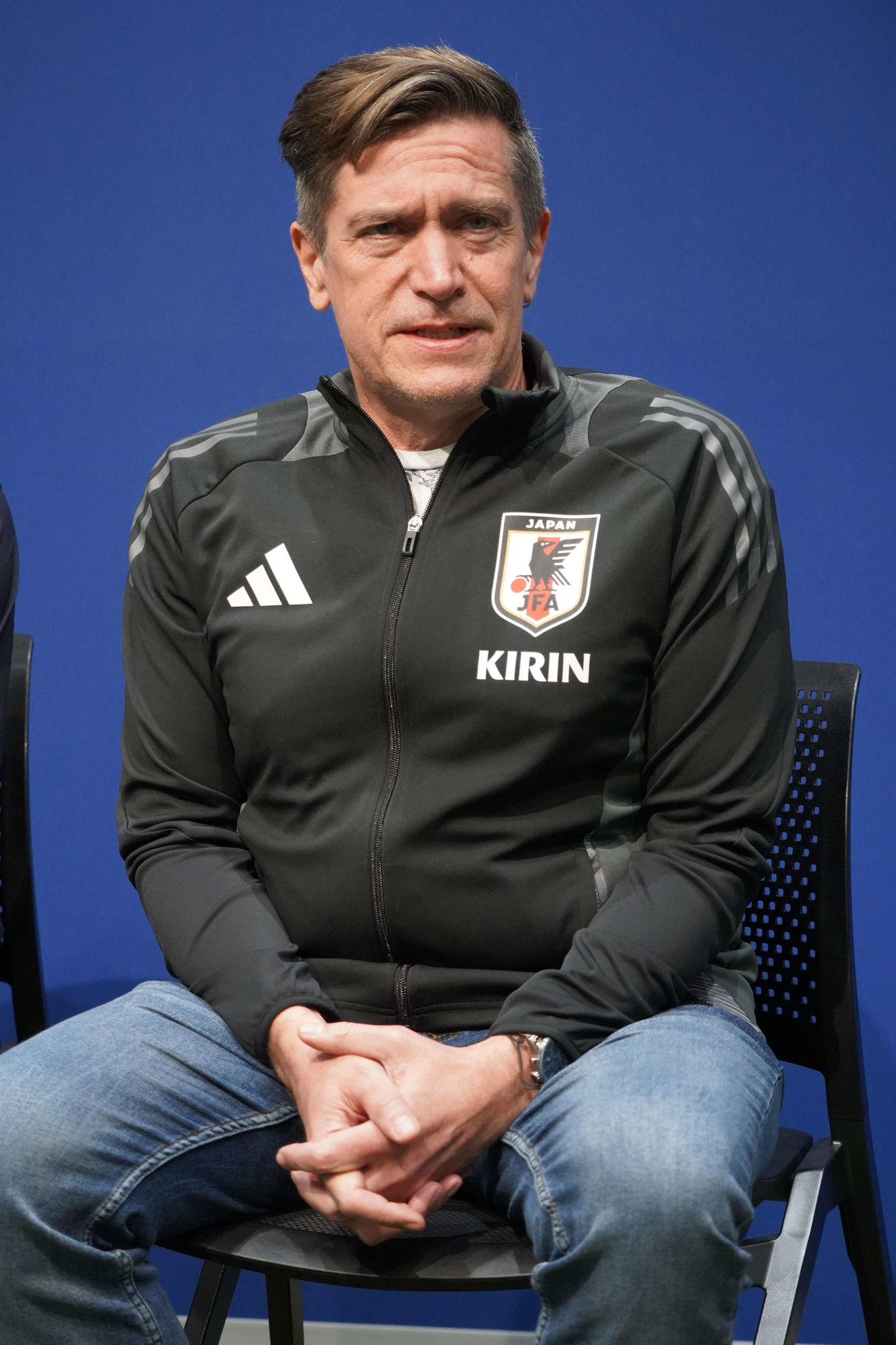 取材に応じた女子日本代表のニールセン監督（撮影・佐藤成）