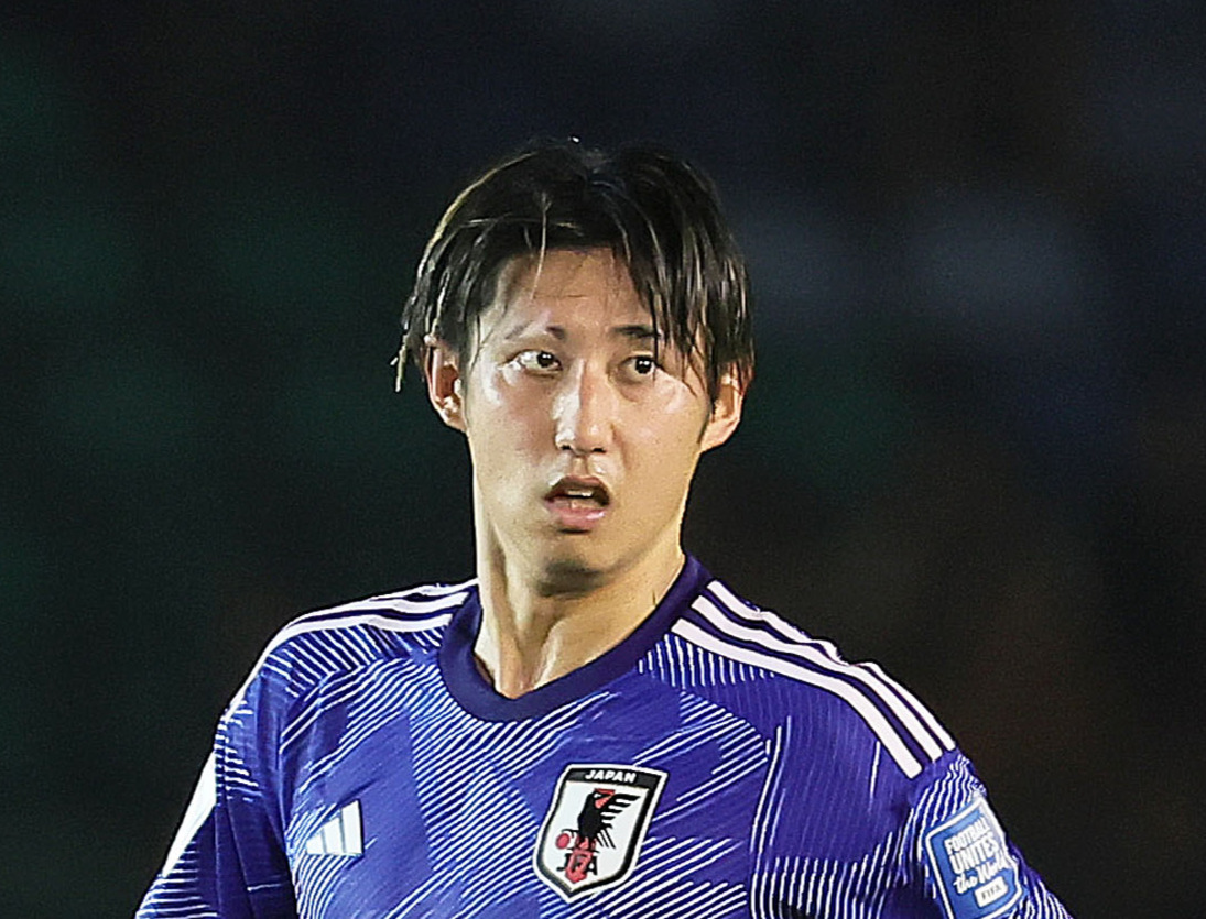 W杯アジア2次予選　日本対ミャンマー　ボールキープする伊藤洋輝＝2024年6月6日