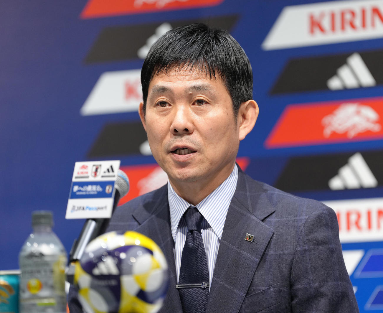 日本代表メンバー発表会見に臨む森保監督（撮影・足立雅史）