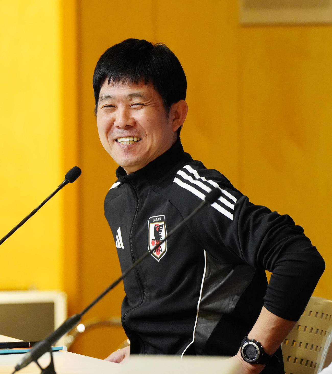 バーレーン戦の前日会見で笑顔を見せる森保監督（撮影・江口和貴）