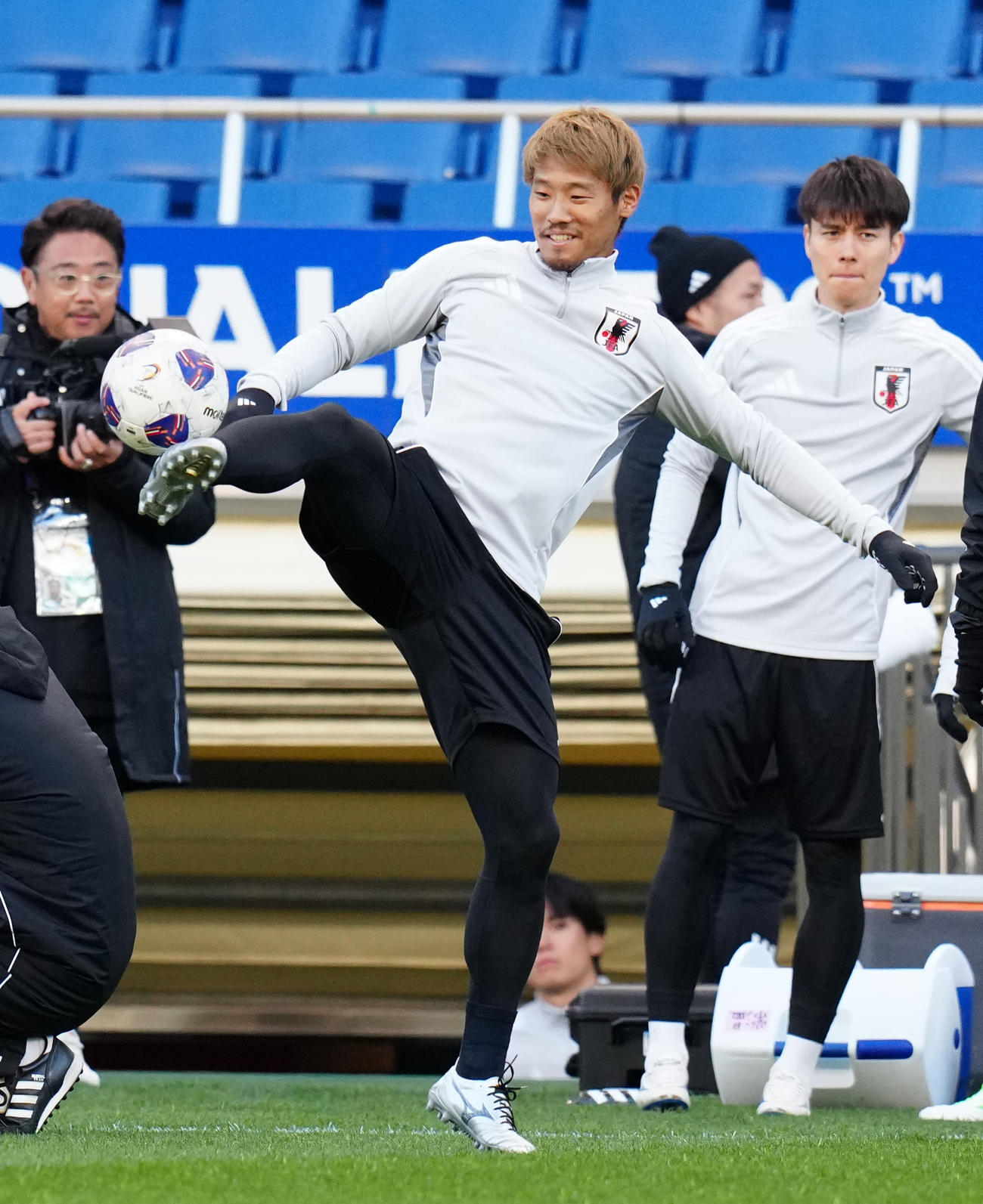 バーレーン戦の前日練習に臨む守田（撮影・江口和貴）